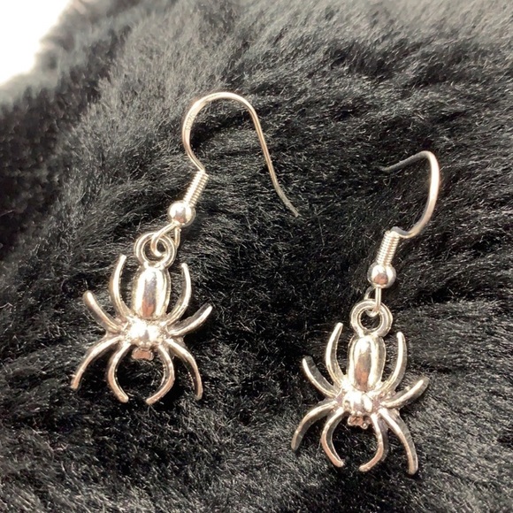 🖤925 hook-Spider Earrings - Picture 2 of 6